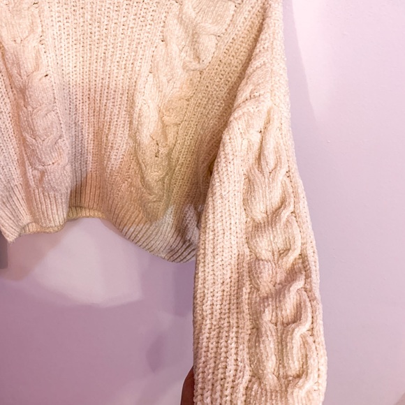 Soft Crop Puffy Sweater- White - Medium - Picture 4 of 5